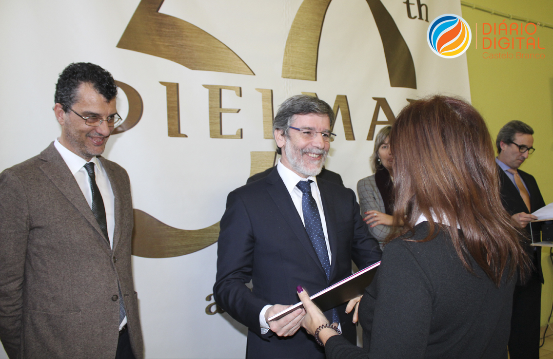 Alcains: Secretário de Estado visitou Dielmar onde entregou certificados de competências