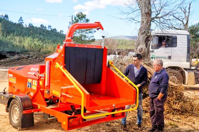 oleiros-municypio-aposta-nos-biotrituradores-em-alternativa-yz-queimada-de-sobrantes