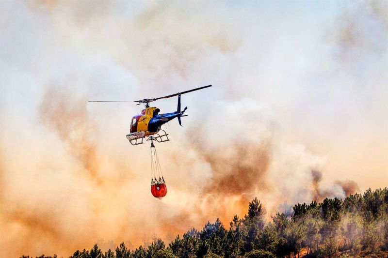 castelo-branco-mais-de-180-operacionais-e-9-meios-ayreos-combatem-fogo-em-almaceda-e-padryo