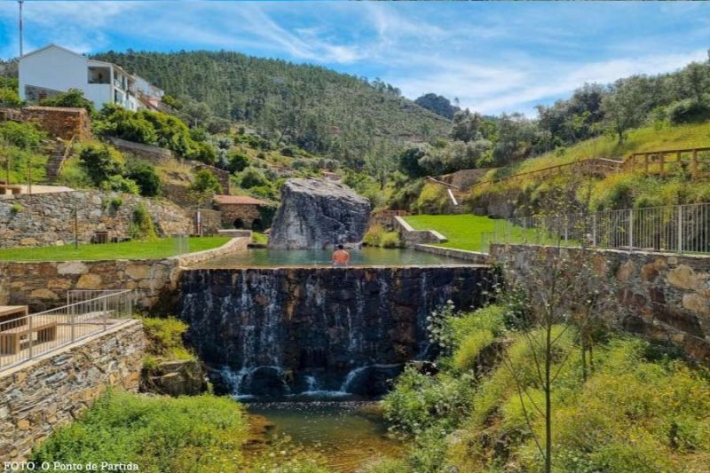 rodyo-praia-fluvial-da-foz-do-cobryo-oferece-frescura
