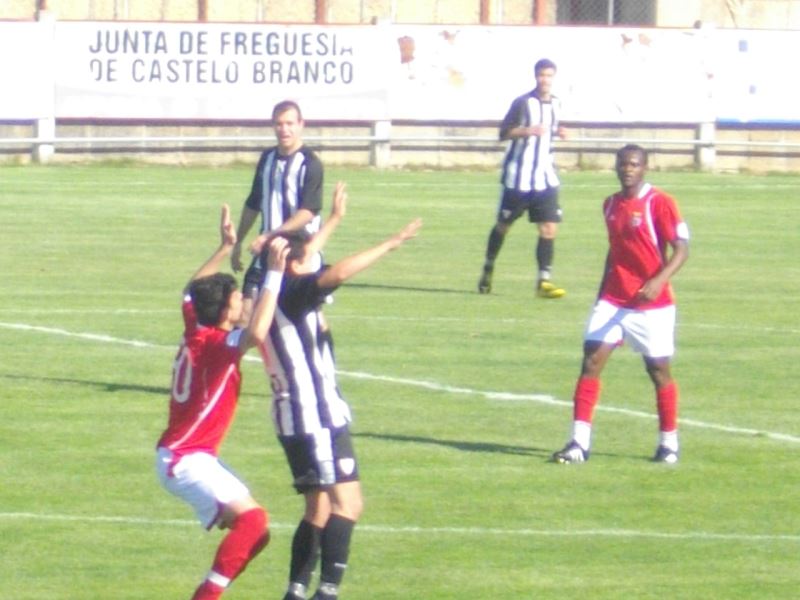 Futebol: Benfica e Castelo Branco vence Marinhense por 1-0