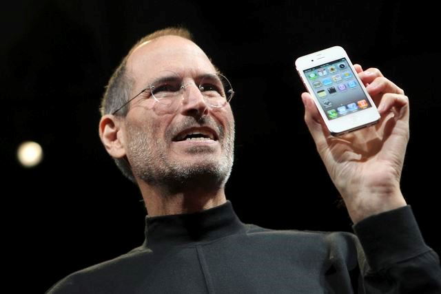 Novo diretor da Apple lança iPhone 5