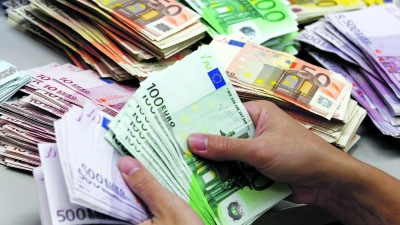 PIB português deverá contrair 2,7% em 2012