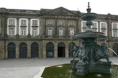 Universidade: Porto é a escola portuguesa mais bem classificada nos rankings internacionais