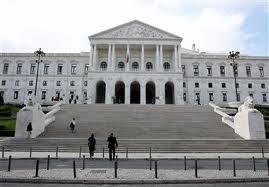 Municípios: Parlamento aprova na quarta-feira novo regime jurídico das empresas municipais