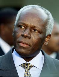 Angola/Eleições: José Eduardo dos Santos convida angolanos a votar para “desenvolver democracia”