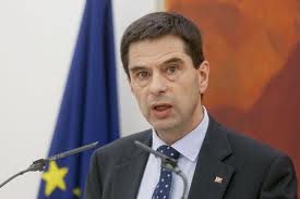 Portugal só pouparia 10 ME em 2013 com redução da comissão de garantia dada à Grécia - Vítor Gaspar