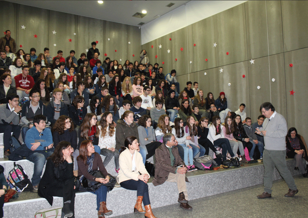 Castelo Branco: Escola Afonso de Paiva recebe palestra de Carlos Fiolhais