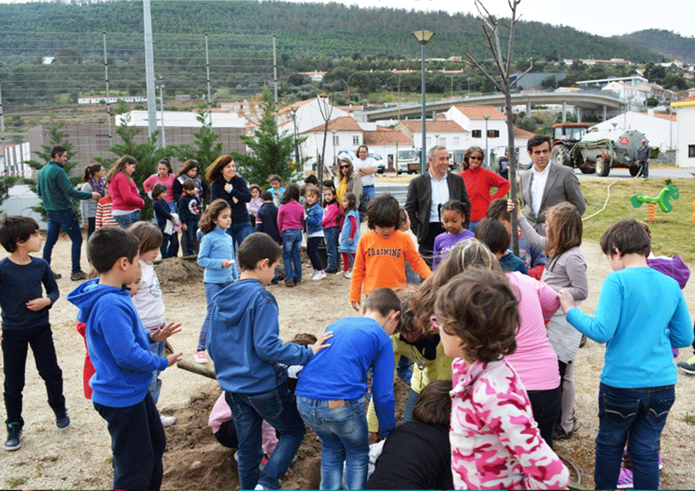 Vila Velha de Ródão: Autarquia e Agrupamento de Escolas comemoram Dia Mundial da Árvore