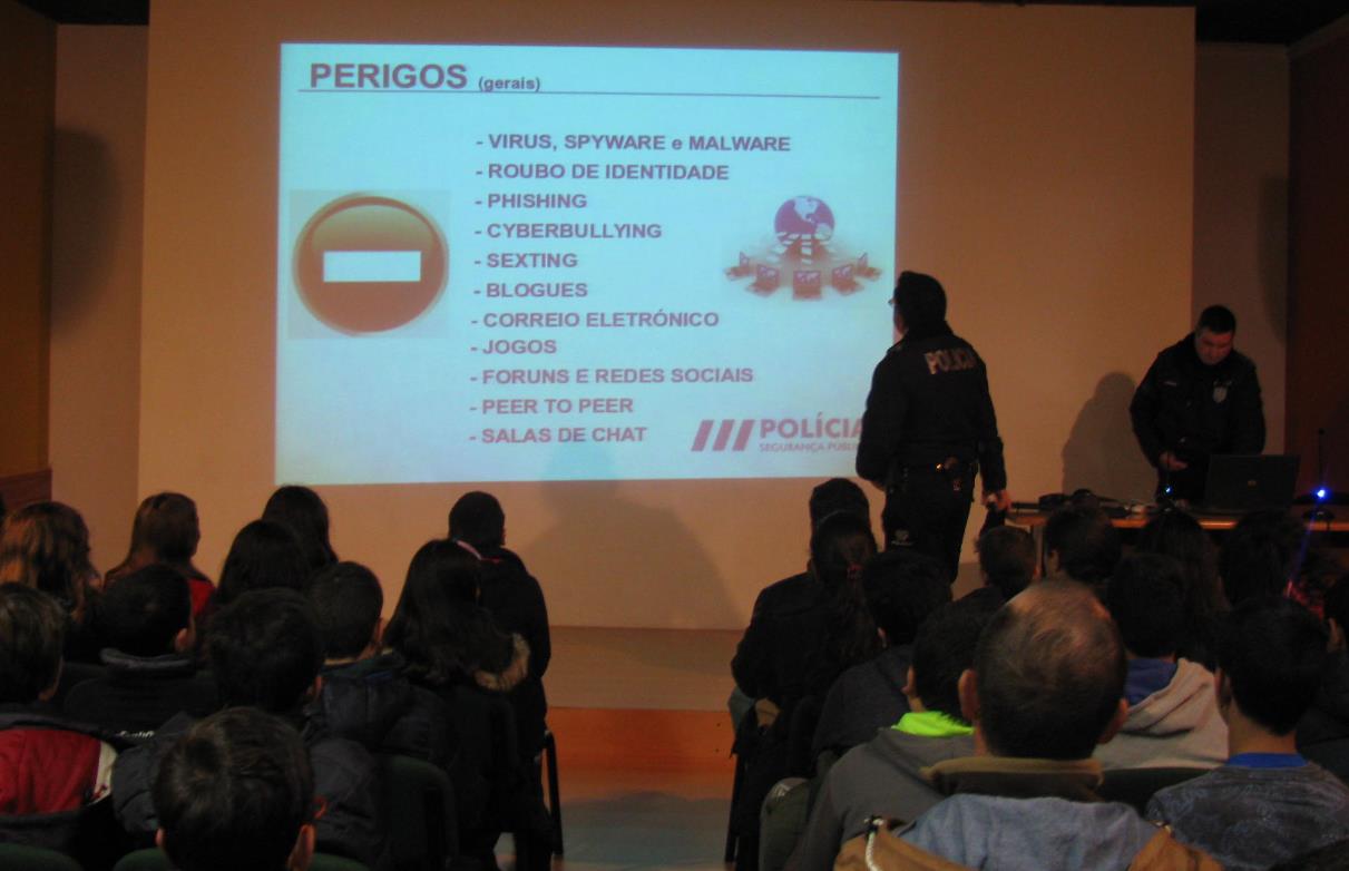 Castelo Branco: PSP sensibiliza alunos sobre os perigos da Internet
