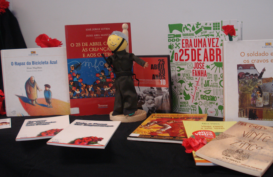 Castelo Branco: Biblioteca Escolar Afonso de Paiva com "Jovens ao Encontro de Abril de 74"