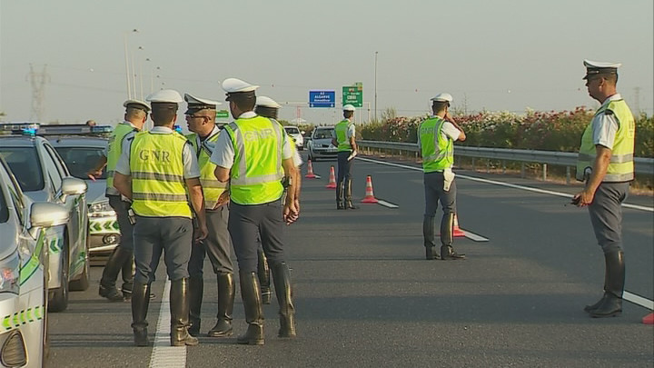 Castelo Branco: A23 cortada junto a Alcains devido a rebentamento de pneu de pesado