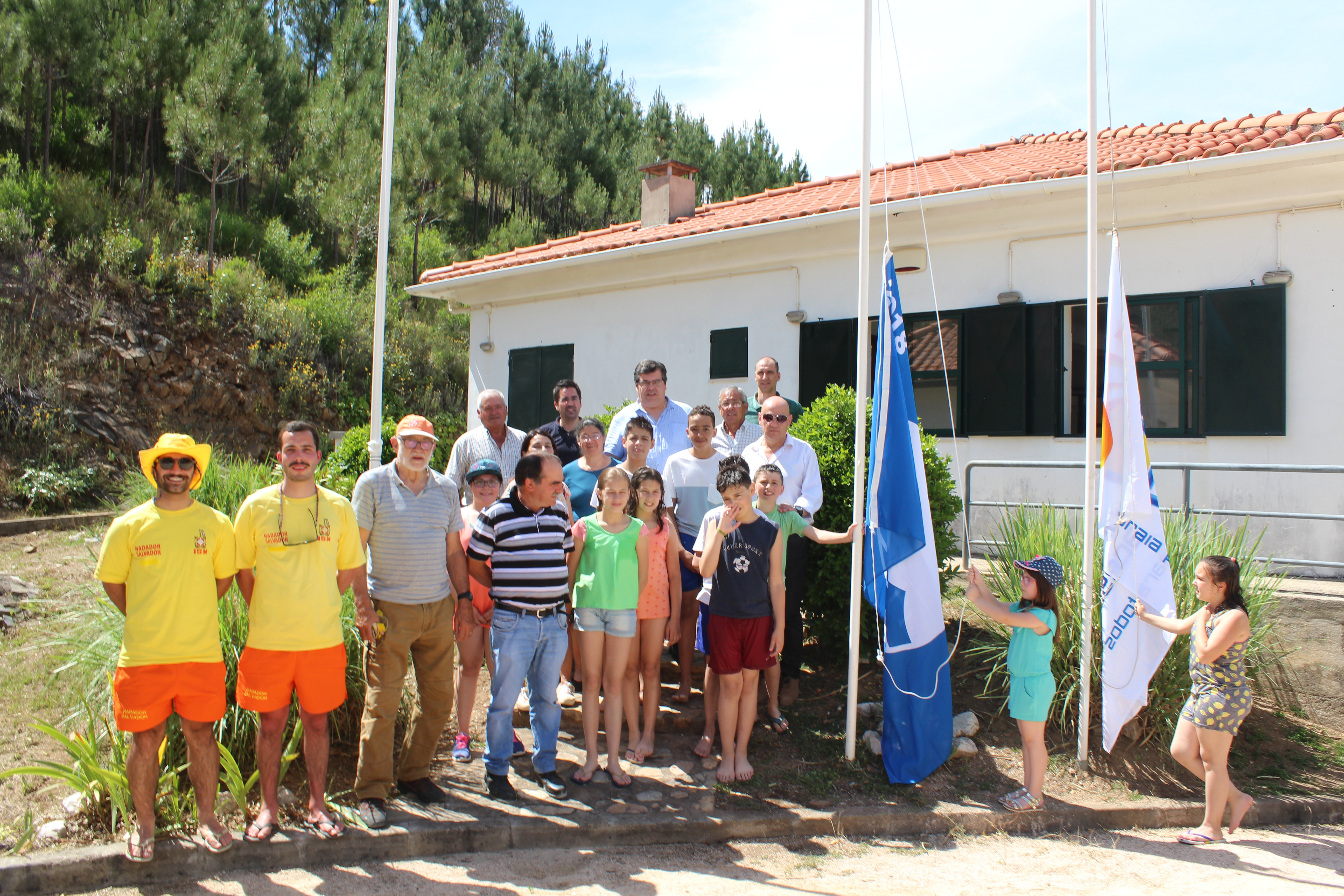 Vila de Rei: Bandeira Azul e Bandeira ‘Praia Acessível’ hasteadas na Praia Fluvial do Bostelim pelo terceiro ano consecutivo