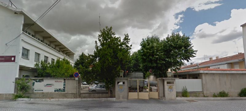 Castelo Branco: Guardas prisional encontram telemóveis escondidos dentro de plasma