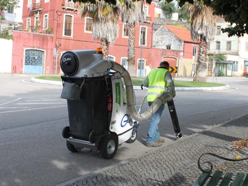 Município da Sertã adquire equipamentos de limpeza urbana