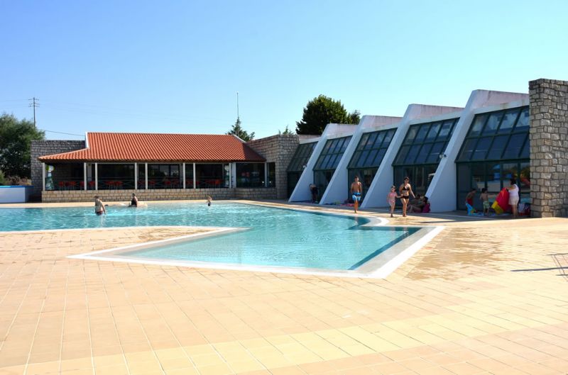 Covid-19: Câmara de Castelo Branco abre piscina de Alcains com lotação reduzida