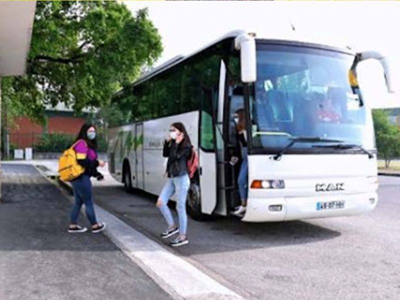 Covid-19: Rede de serviços de transporte reforçada no Médio Tejo com arranque do ano letivo