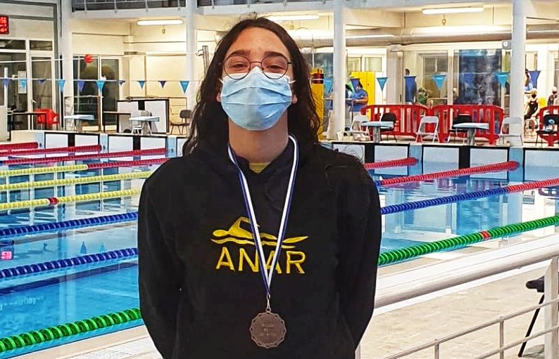 Castelo Branco : Nadadora da ANAR conquista 1º lugar aos 200 mariposa no Zonal Sul de Juvenis em Leiria 