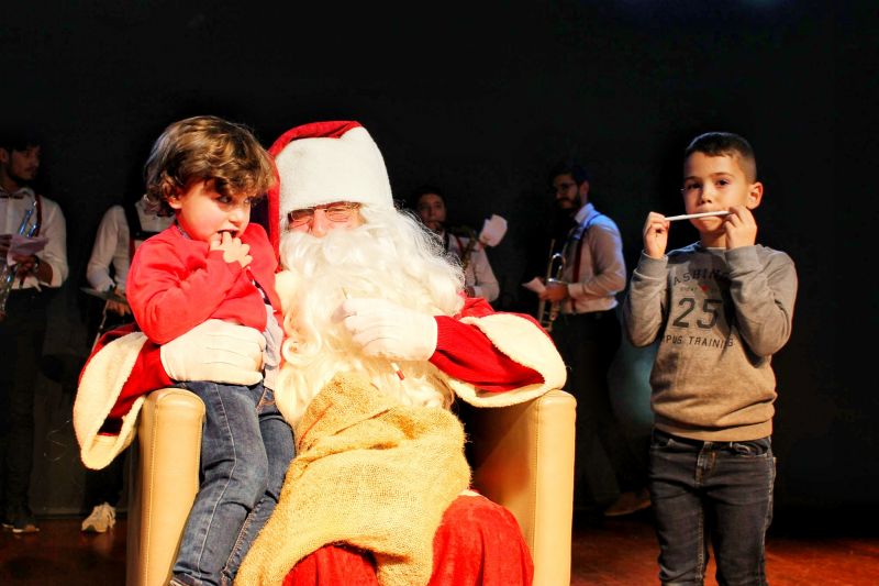 Covilhã: AAUBI e Casas Covilhã fizeram de Pai Natal e cumpriram desejos de 23 crianças
