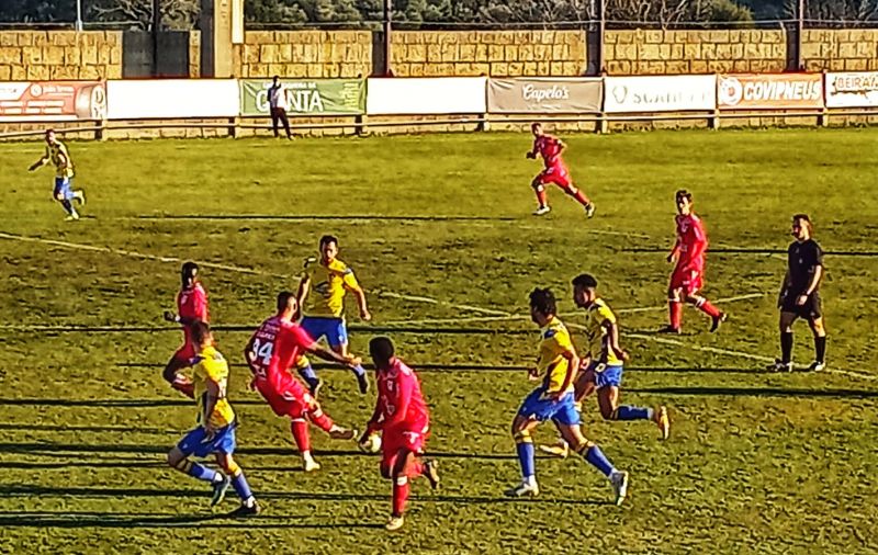 Alcains empata dérbi em Castelo Branco 