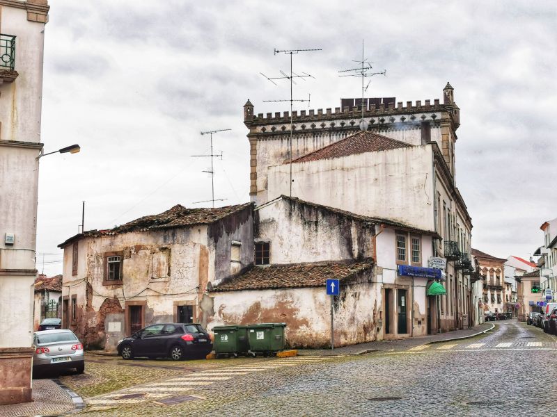 Diminuem autarquias com taxa agravada de IMI para casas devolutas