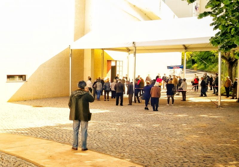 Castelo Branco: Aglomerado de pessoas no Centro de Vacinação/Covid-19 