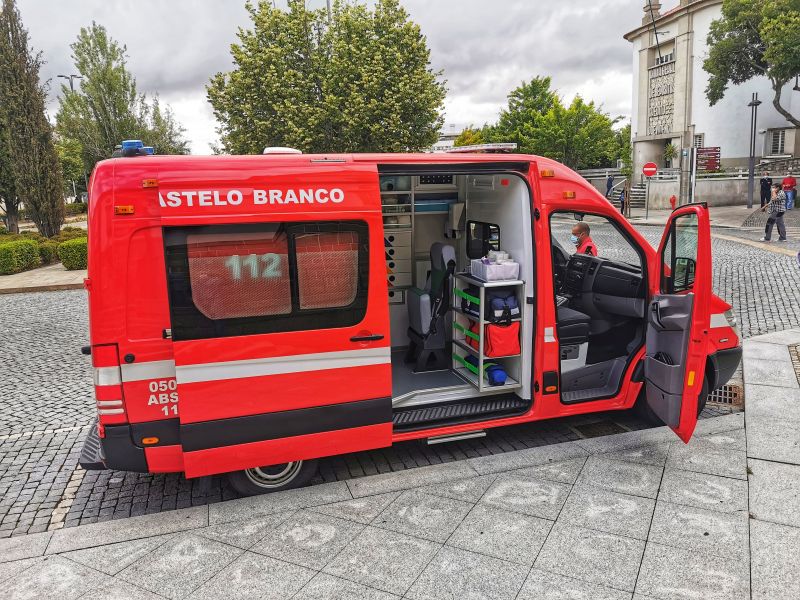 Castelo Branco: Câmara investe 111 mil euros em viatura de desencarceramento e ambulância de socorro