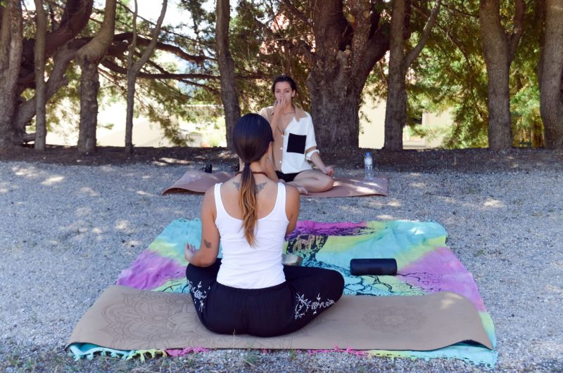 Yoga ajuda a respirar ar puro na Serra da Gardunha 
