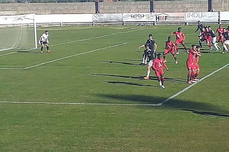 Benfica e Castelo Branco vence Condeixa em casa com golo de Thawan