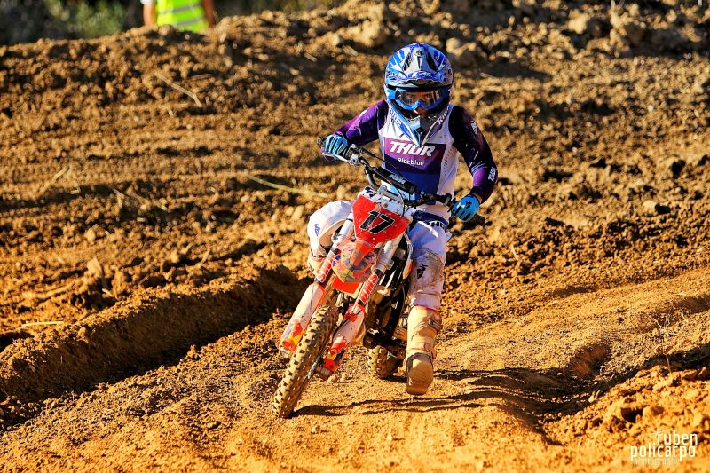 Jovem piloto albicastrense termina 1ª época do Campeonato Nacional de Motocross MX 50 com evolução notável