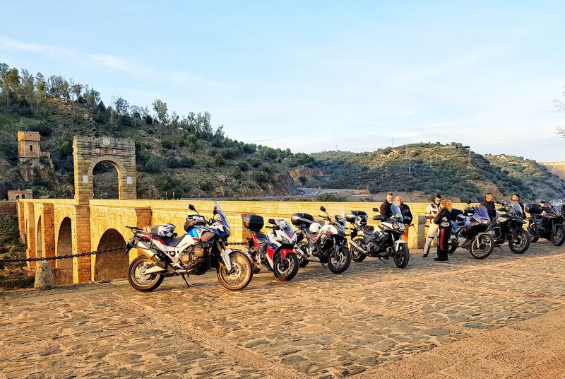 Idanha-a-Nova: Motociclistas da Raia rumam a Castelos de Duarte de Armas