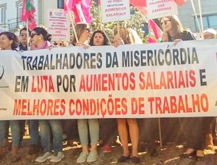 Castelo Branco: Funcionários da Santa Casa manifestam-se junto à Câmara Municipal