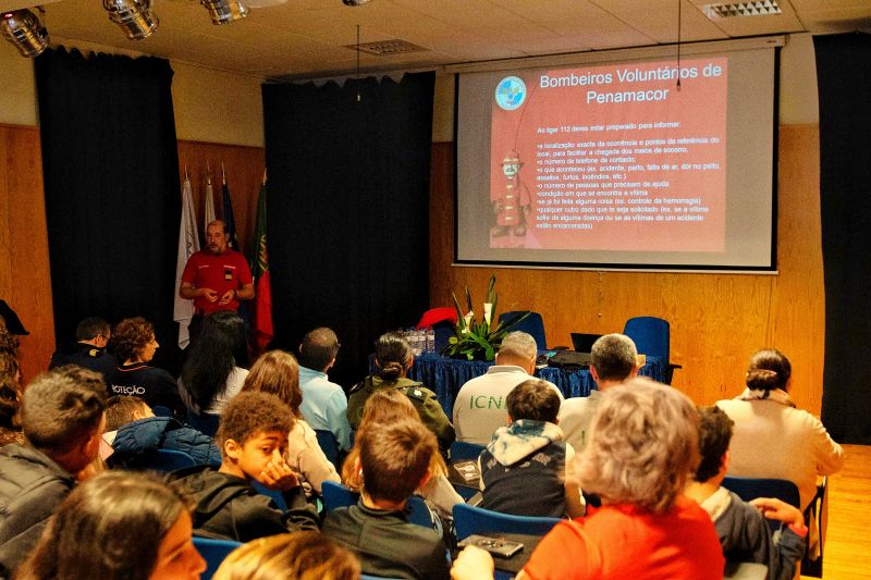 Alunos do 2.º Ciclo de Penamacor sensibilizados acerca do uso do fogo
 
