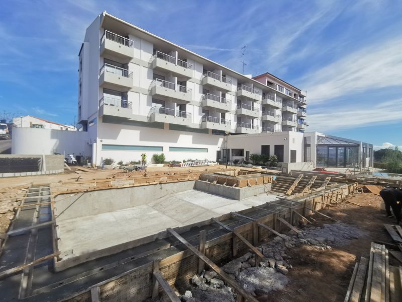 meliy-castelo-branco-investe-em-piscina-exterior