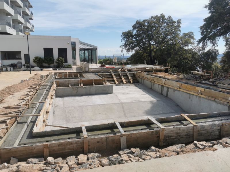 Meliã Castelo Branco investe em piscina exterior