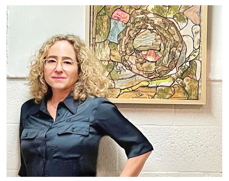 Castelo Branco: Artista plÃ¡stica inaugura exposiÃ§Ã£o com obras criadas durante luto pela perda da mÃ£e