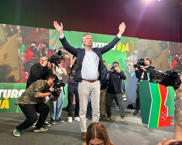 legislativas25-ps-faz-campanha-em-castelo-branco-com-mensagem-de-esperanya-e-valores-universais--