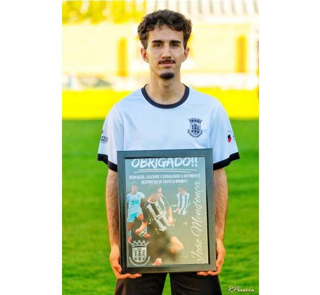 joyo-pedro-mendonya-despede-se-da-formayyo-do-desportivo-de-castelo-branco-apys-9-ypocas-de-dedicayyo