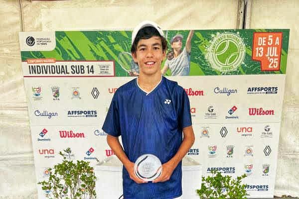 castelo-branco-tenista-do-albi-sport-clube-y-vice-campeyo-nacional