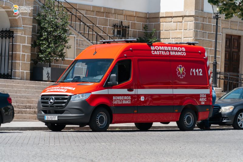 castelo-branco-cymara-oferece-ambulyncia-de-socorro-aos-bombeiros-voluntyarios