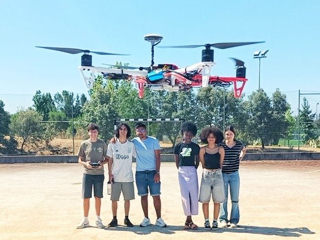 castelo-branco-escola-superior-de-tecnologia-dinamiza-estyagios-de-veryo-em-drones-e-sistemas-inteligentes