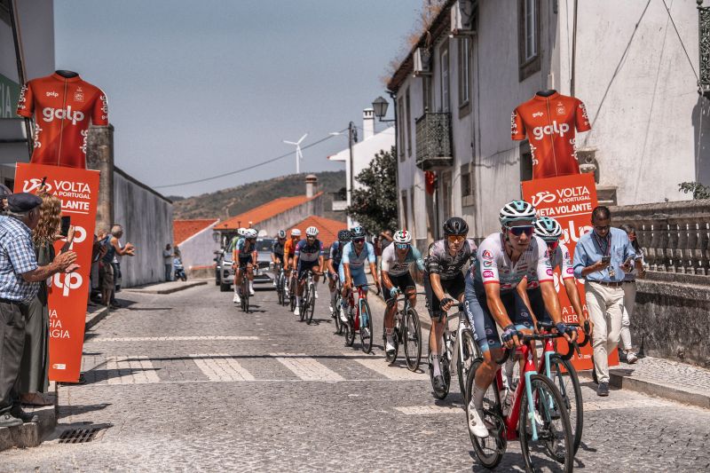 volta-a-portugal-em-bicicleta-passou-por-penamacor-na-etapa-rainha-da-prova--