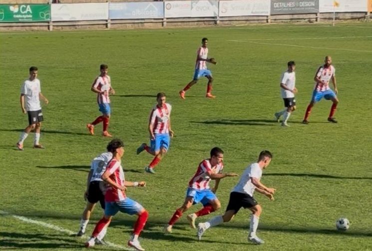 Benfica e Castelo Branco perde com o Vitória de Sernache em casa
