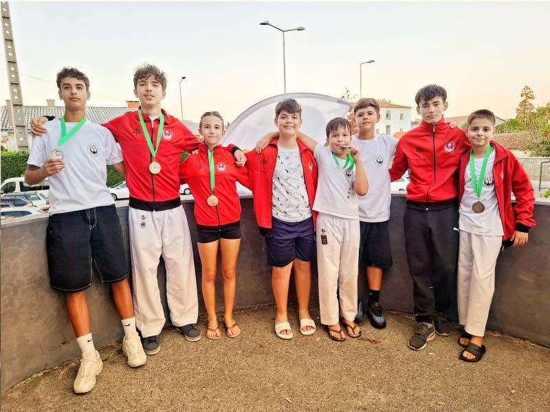 castelo-branco-ekwjs-conquista-5-medalhas-no-open-de-matosinhos--