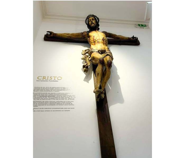 escultura-de-cristo-crucificado-regressa-ao-museu-de-arte-sacra-da-covilhy