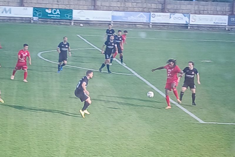 benfica-e-castelo-branco-vence-uniyo-desportiva-da-serra-por-3-0-em-casa--