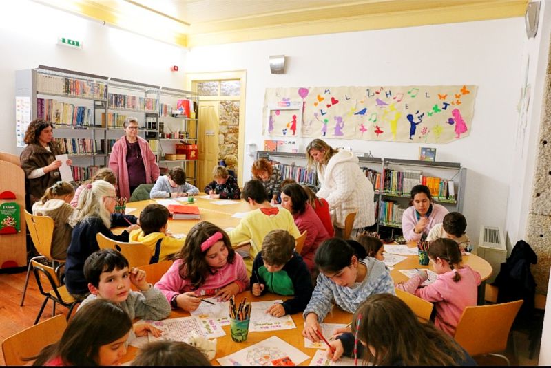 penamacor-escoteiros-destacam-direitos-das-crianyas-na-biblioteca-municipal----