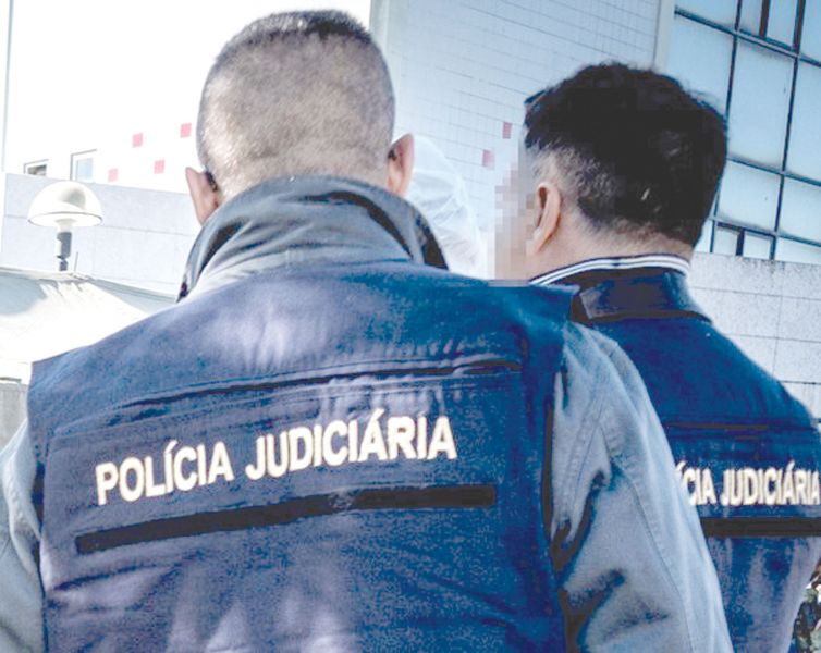 Onze bombeiros do Fundão detidos por suspeita de crimes de violação e coação sexual