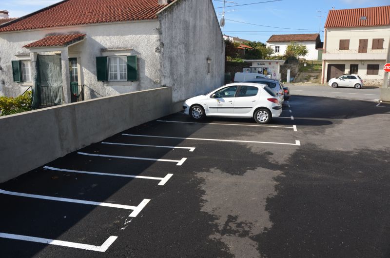 castelo-branco-cebolais-de-cima-tem-novo-parque-de-estacionamento-auto