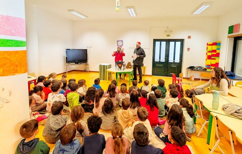 cespyrito-de-magia-ci-bibliotecac-leva-contos-de-natal-yzs-varias-instituiyyes-do-concelho-de-vila-de-rei--